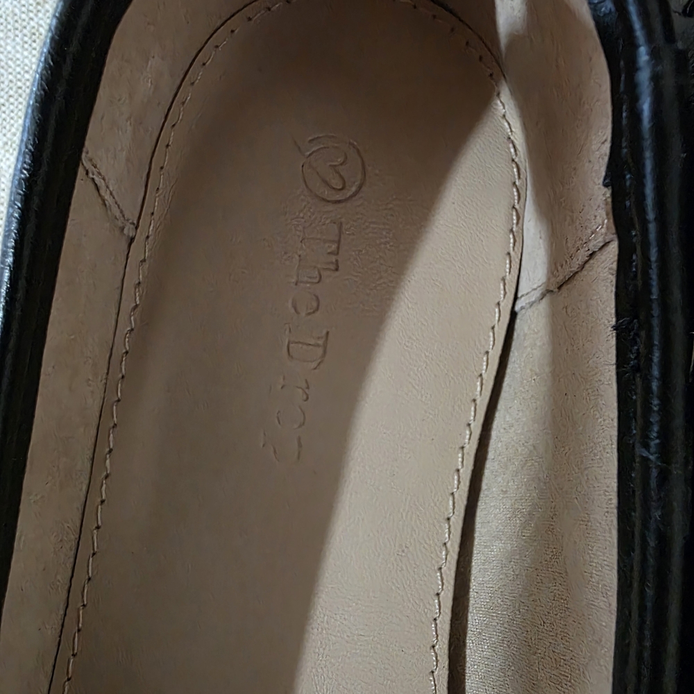 Elegant Black Studded‎ Flats - Picture 6 of 8